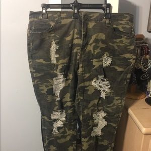 Camouflage jeans